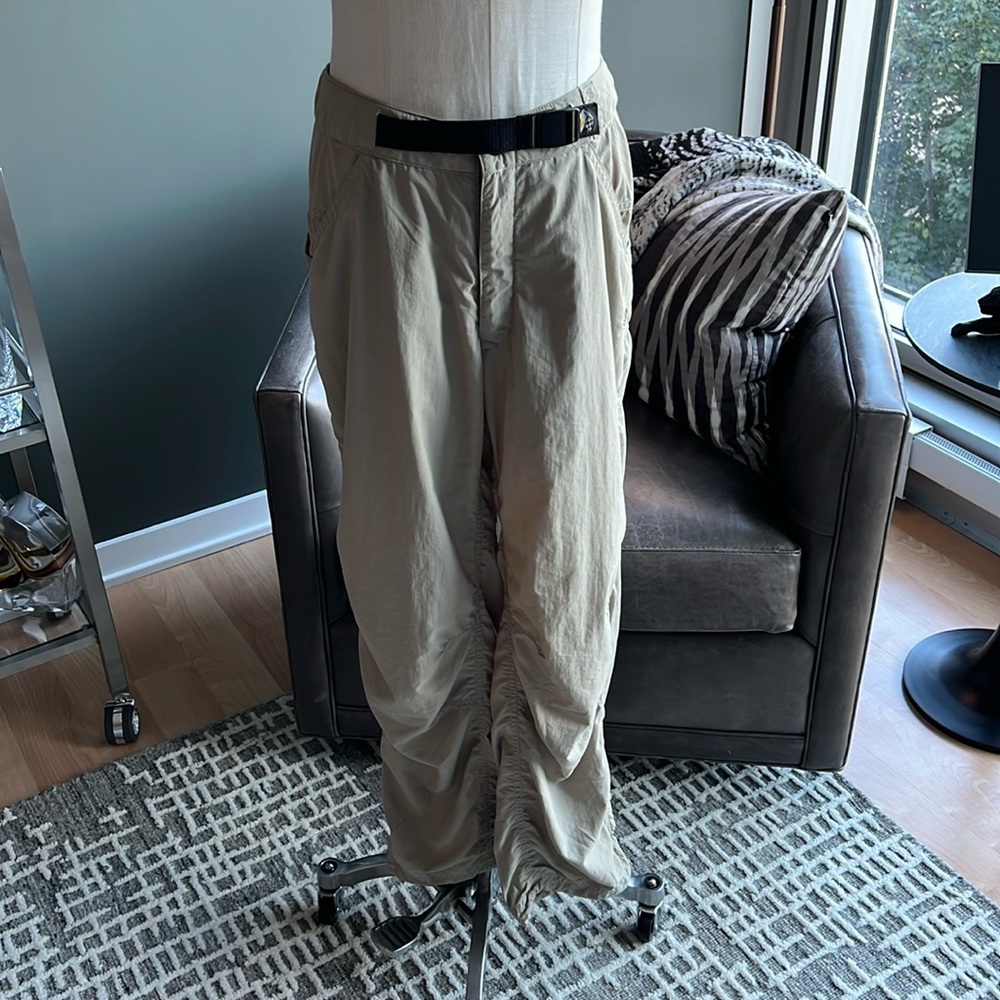 Women's Mountain Hardwear Khaki Nylon Hiking Pants Size 8